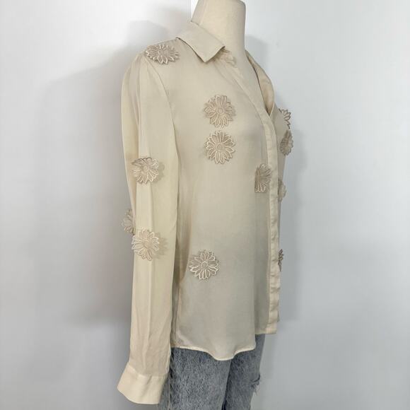 Elie Tahari Silk Button-Down Shirt Jaslynn 3D Floral Applique Blouse Top Cream M - Picture 5 of 10
